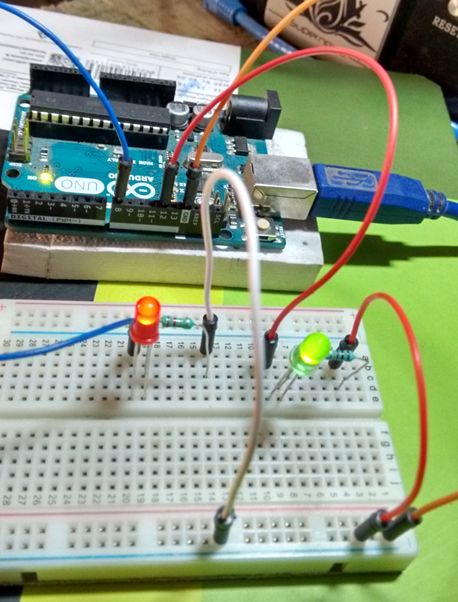 Arduino: Play With Red And Green LEDs